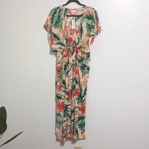 S/M floral flowy Francesca's Shayna Hibiscus Long Kimono.  Drawstring close.